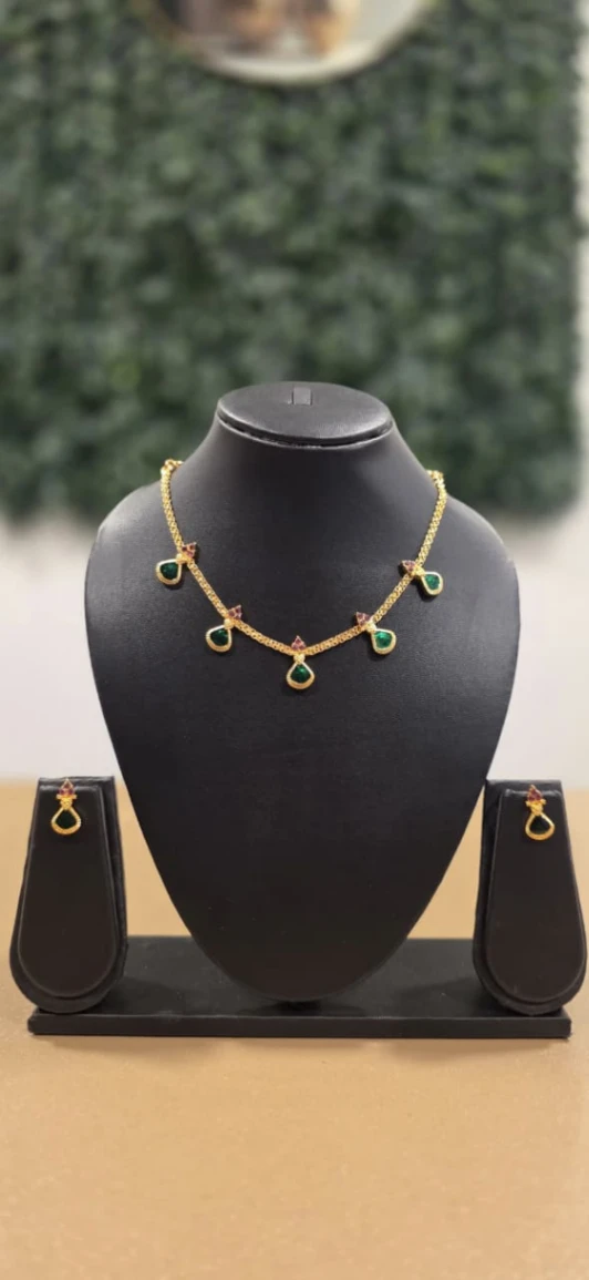 Oval Palakka Necklace (Free Shipping)