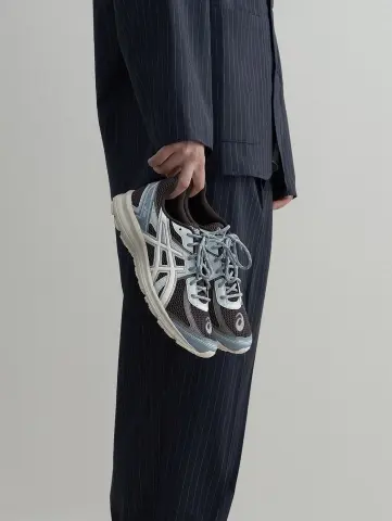 KICKS