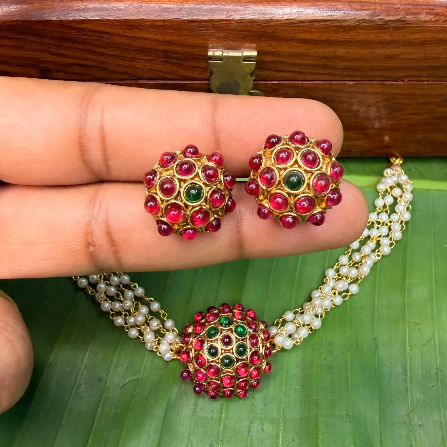Kemp Studded Pearl Multi-Strand Choker Set SJCH001