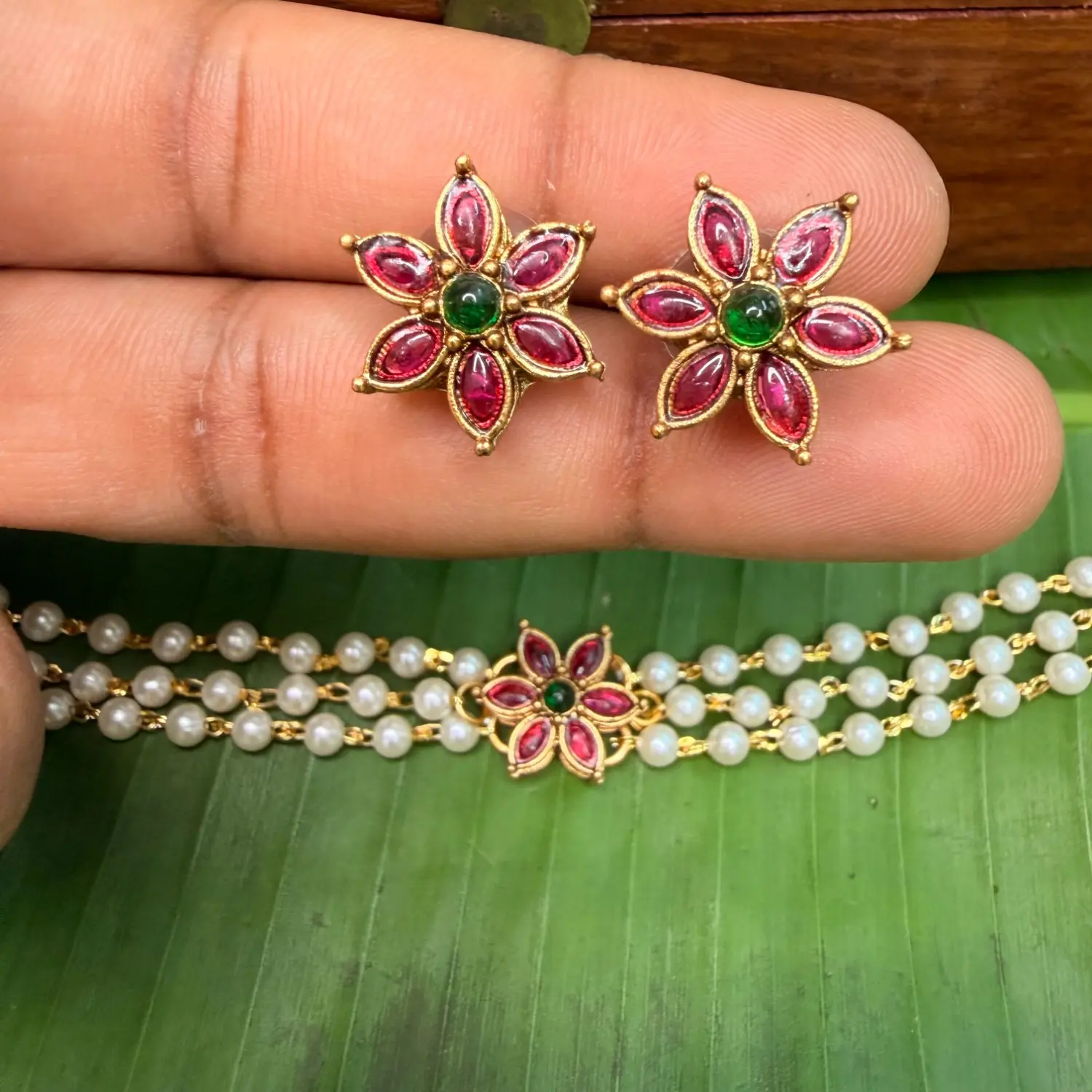 Pushpanjali Kemp Floral & Triple-Strand Pearl Choker Set SJCH002