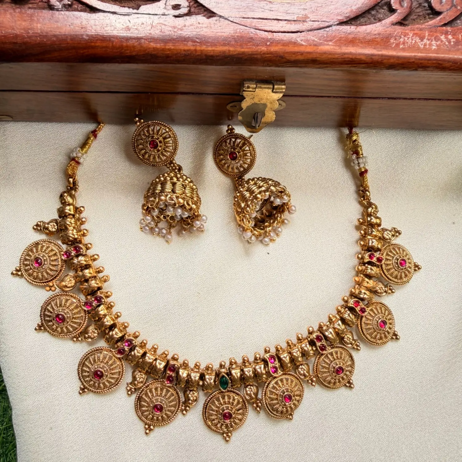 Chakra Mandala Antique Kemp Short Necklace Set SJSN017
