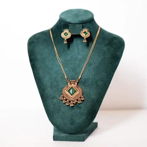 Indian ethnic pendant necklace set.