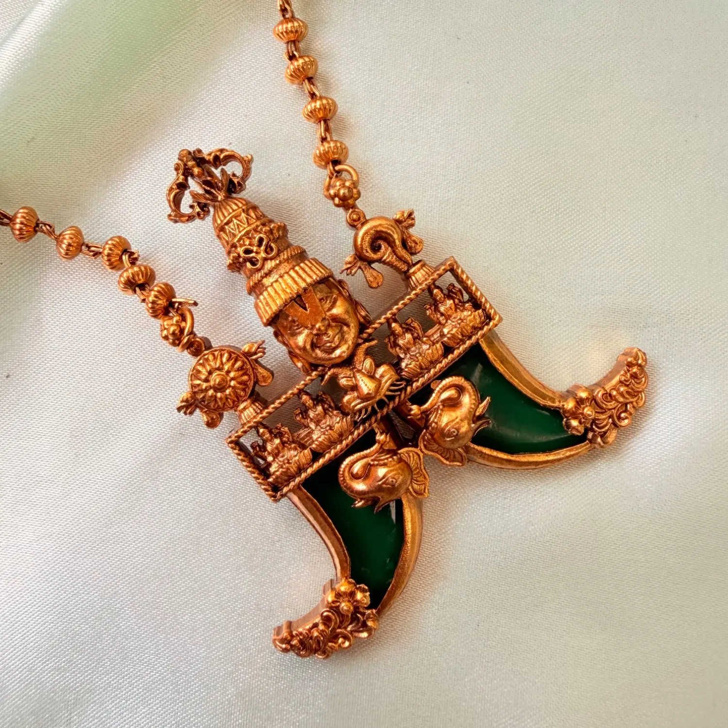 Traditional Temple Motif Medium Haram Set SJMH025