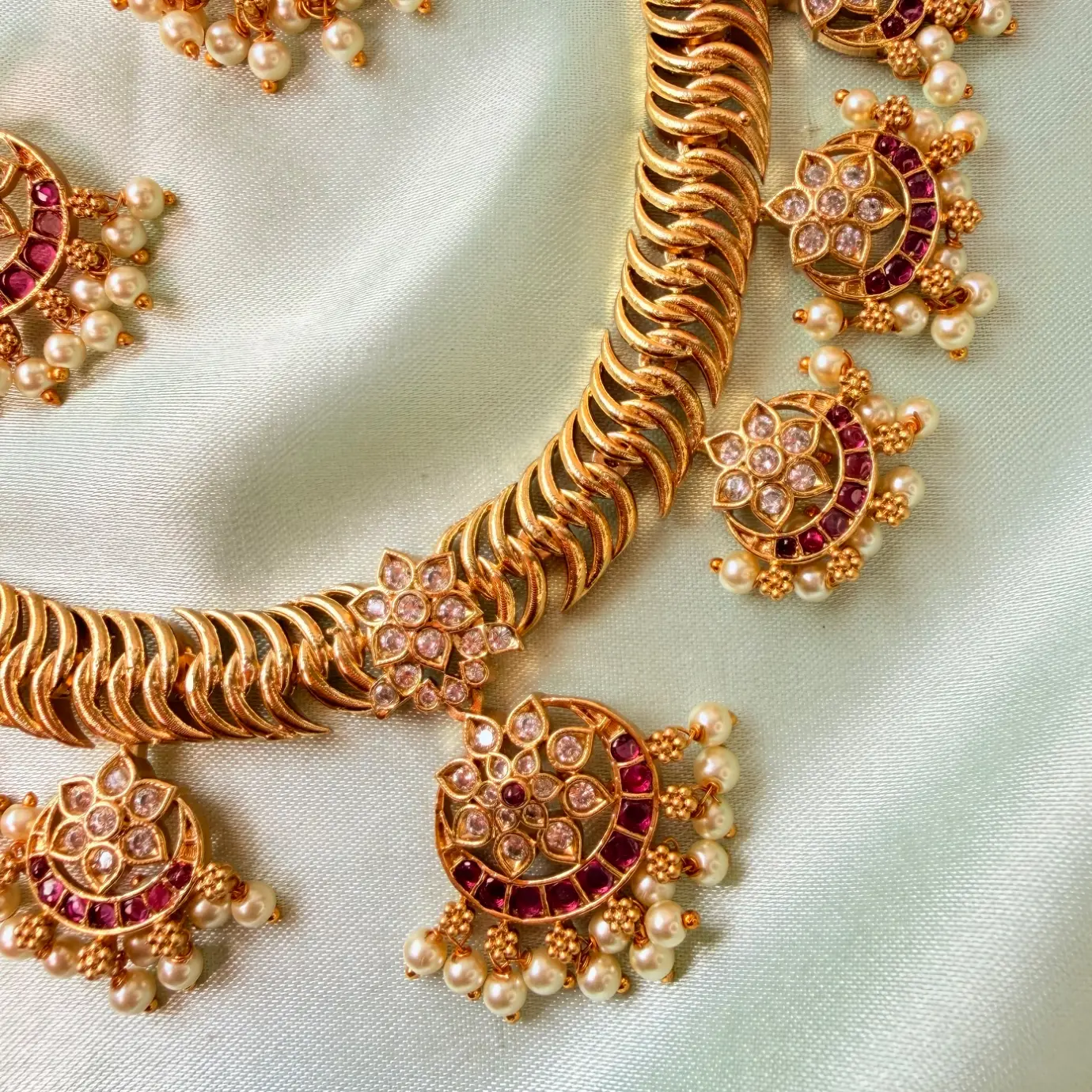 Chandrika Kundan & Kemp Antique Gold Choker Set SJPM017