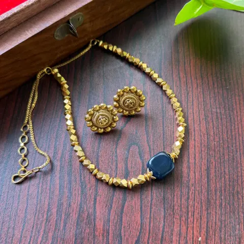 Minimalist Ashtapatti (Ashtapati) Choker with Raw Blue Stone SJSN038