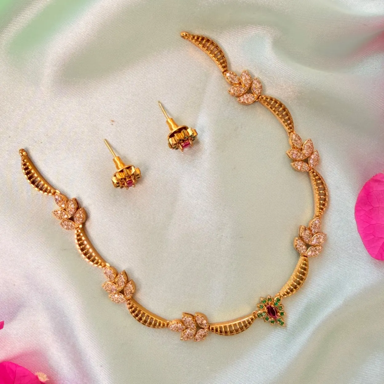 Minimalist CZ Leaf Hasli Neckset SJAD008