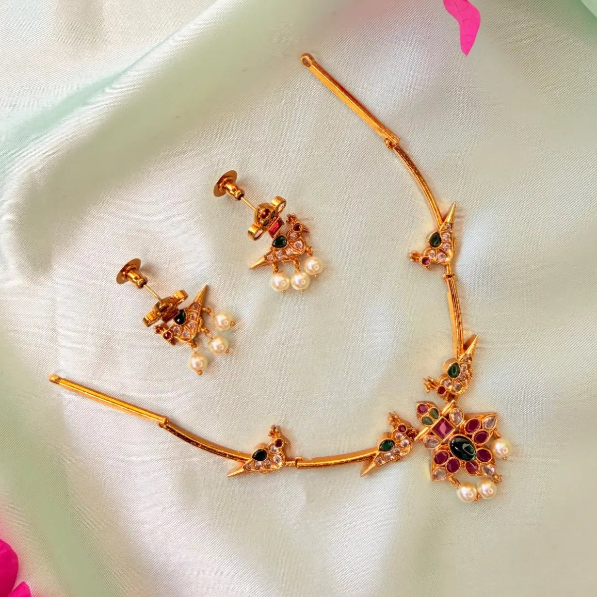 Minimalist Kili (Parrot) Hasli Necklace SJAD009