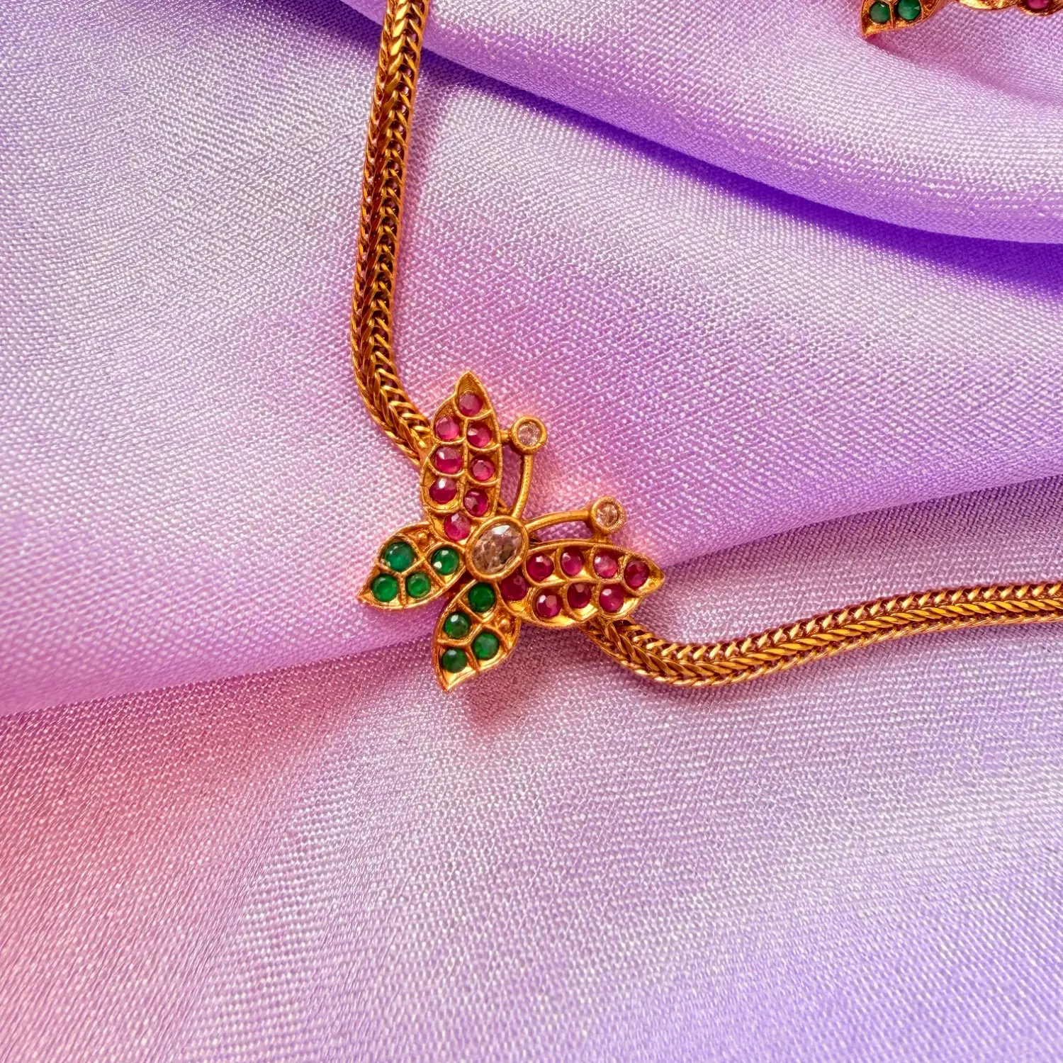 Butterfly Kemp Stone Gold-Plated Short Necklace Set