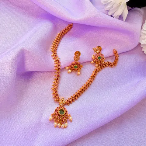 Traditional Kemp Stone Short Necklace Set