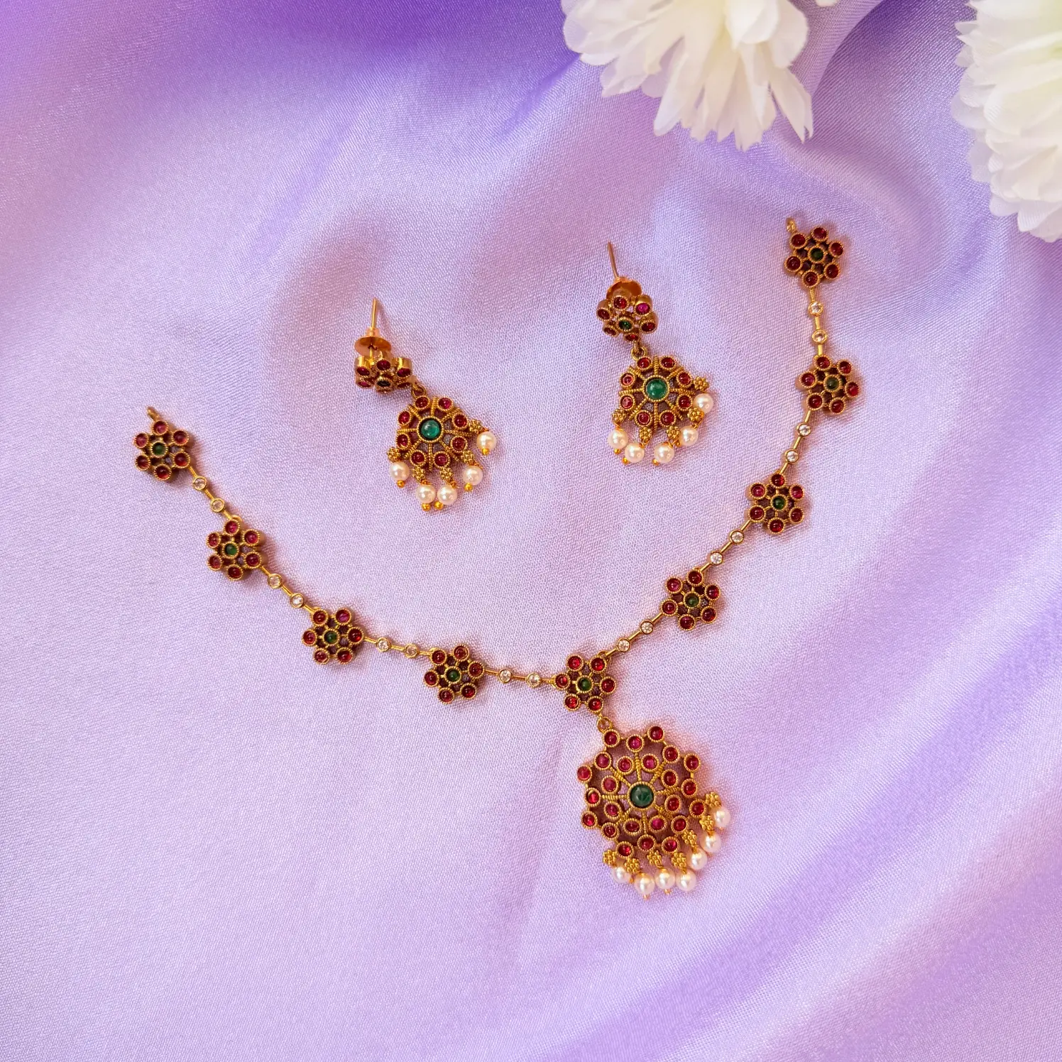Floral Cluster Kemp Stone Short Necklace Set