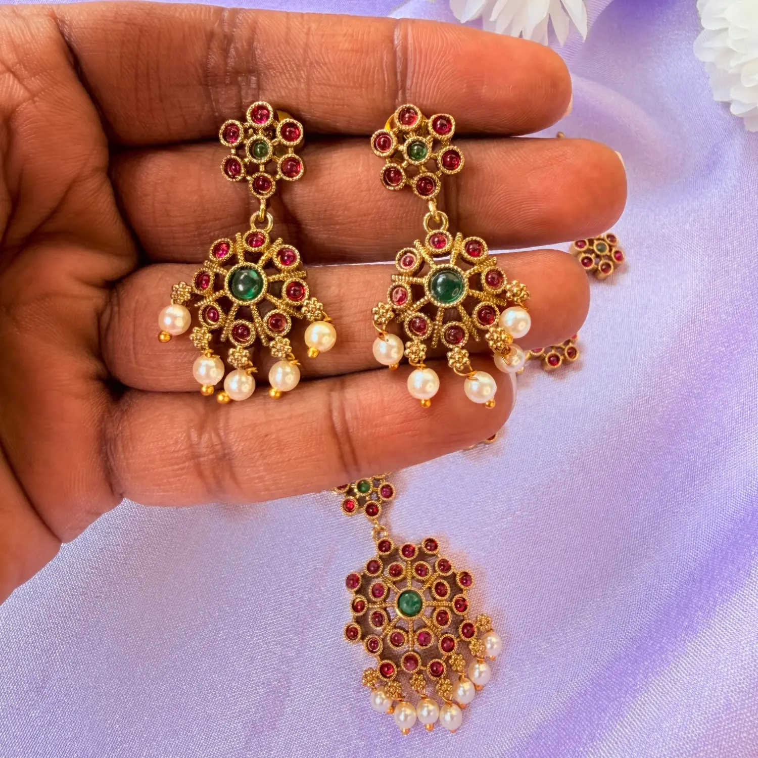 Floral Cluster Kemp Stone Short Necklace Set