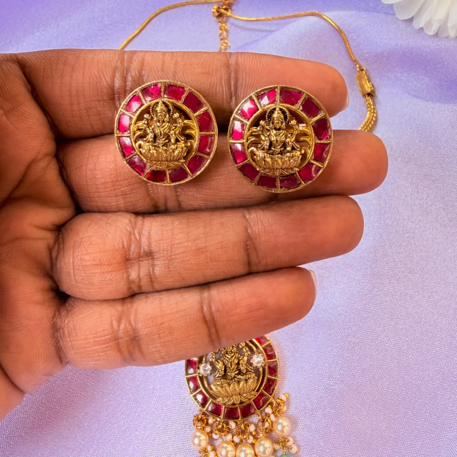Goddess Lakshmi Temple Kemp Stone Short Necklace Set