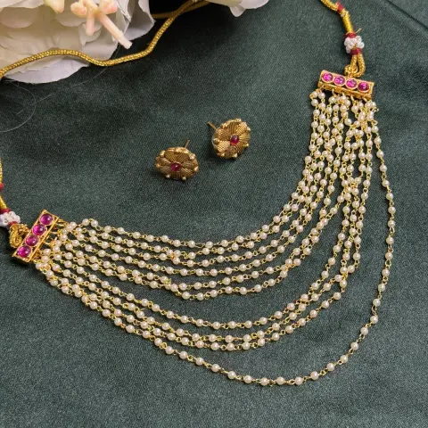 Pearly Chocker with Stud