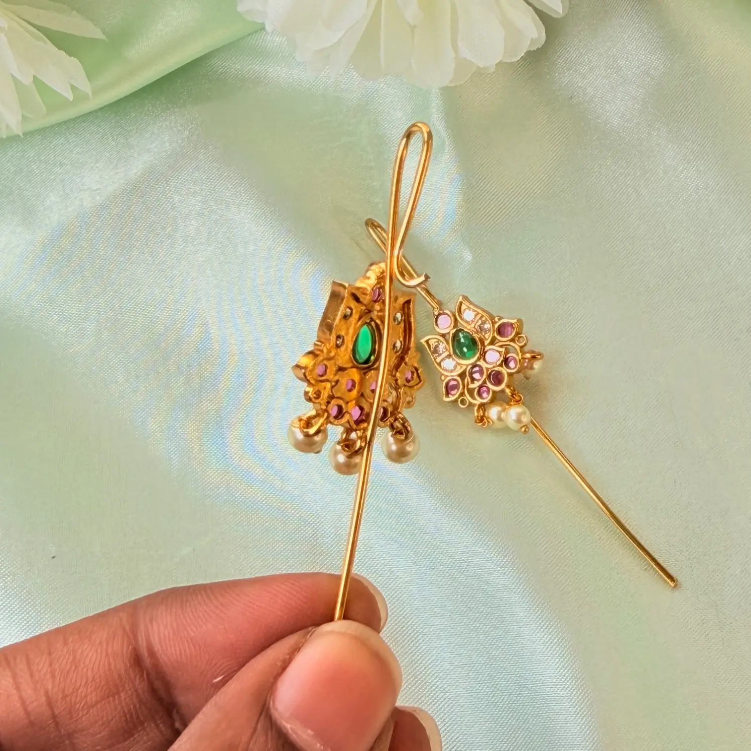 Traditional Kemp Stone Hair Baudi and Ear Pin Set