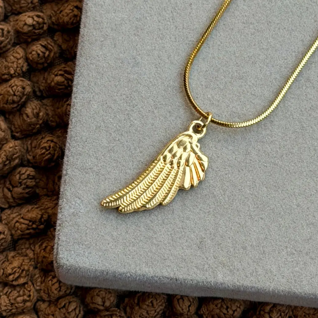 GOLDEN FEATHER