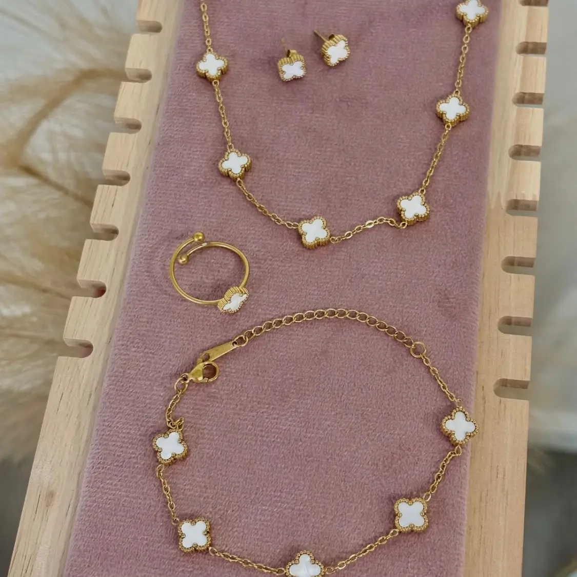 White Clover set ( 4items)