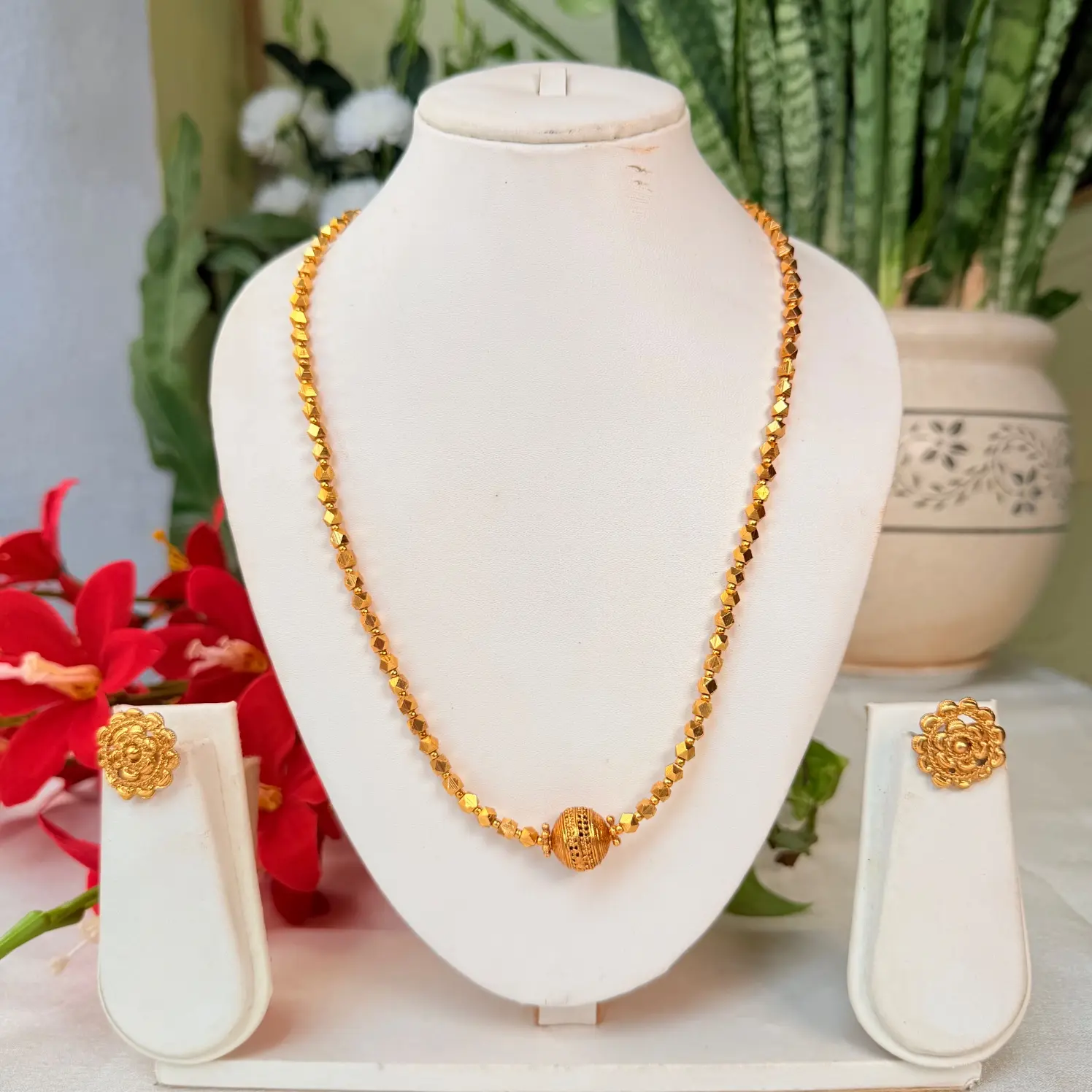 Faceted Gold Beaded Chain Necklace Set with Center Ball and Studs SJMH035
