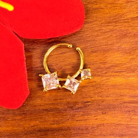 Graduated Square CZ Stone Nose Ring / Clicker