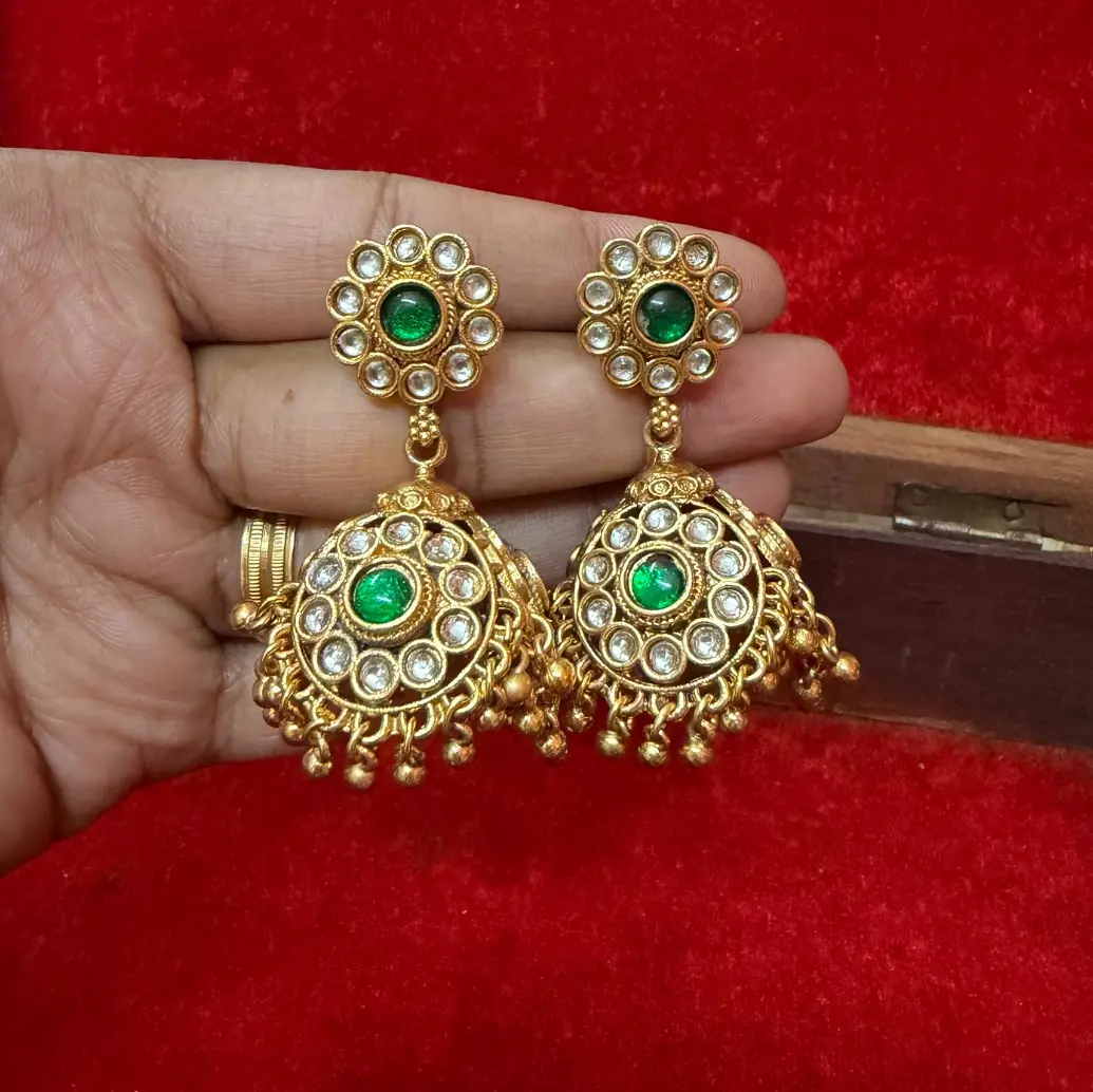 Emerald Kundan stones Jhumka