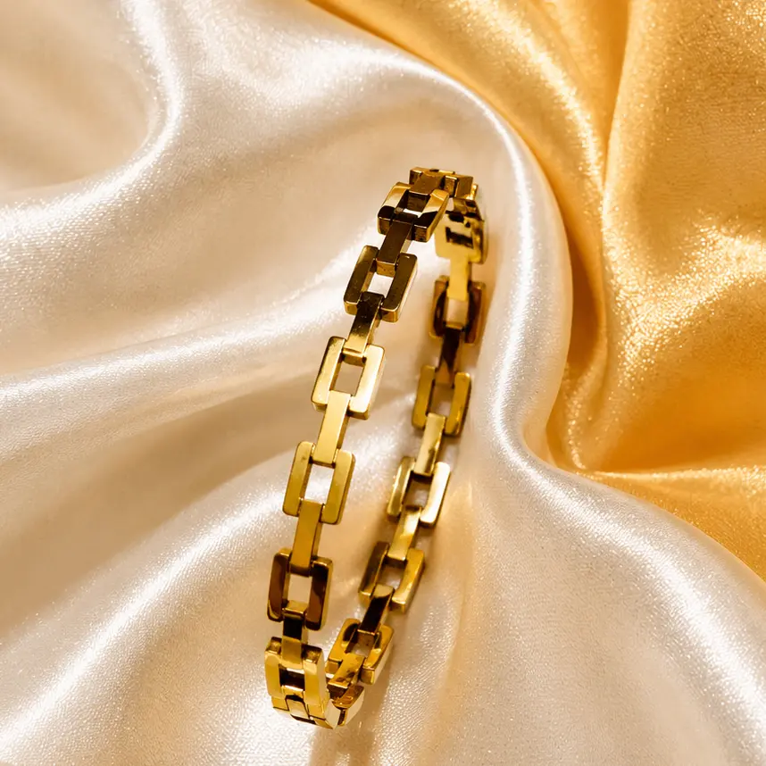AT Bold Gold Chain Bangle