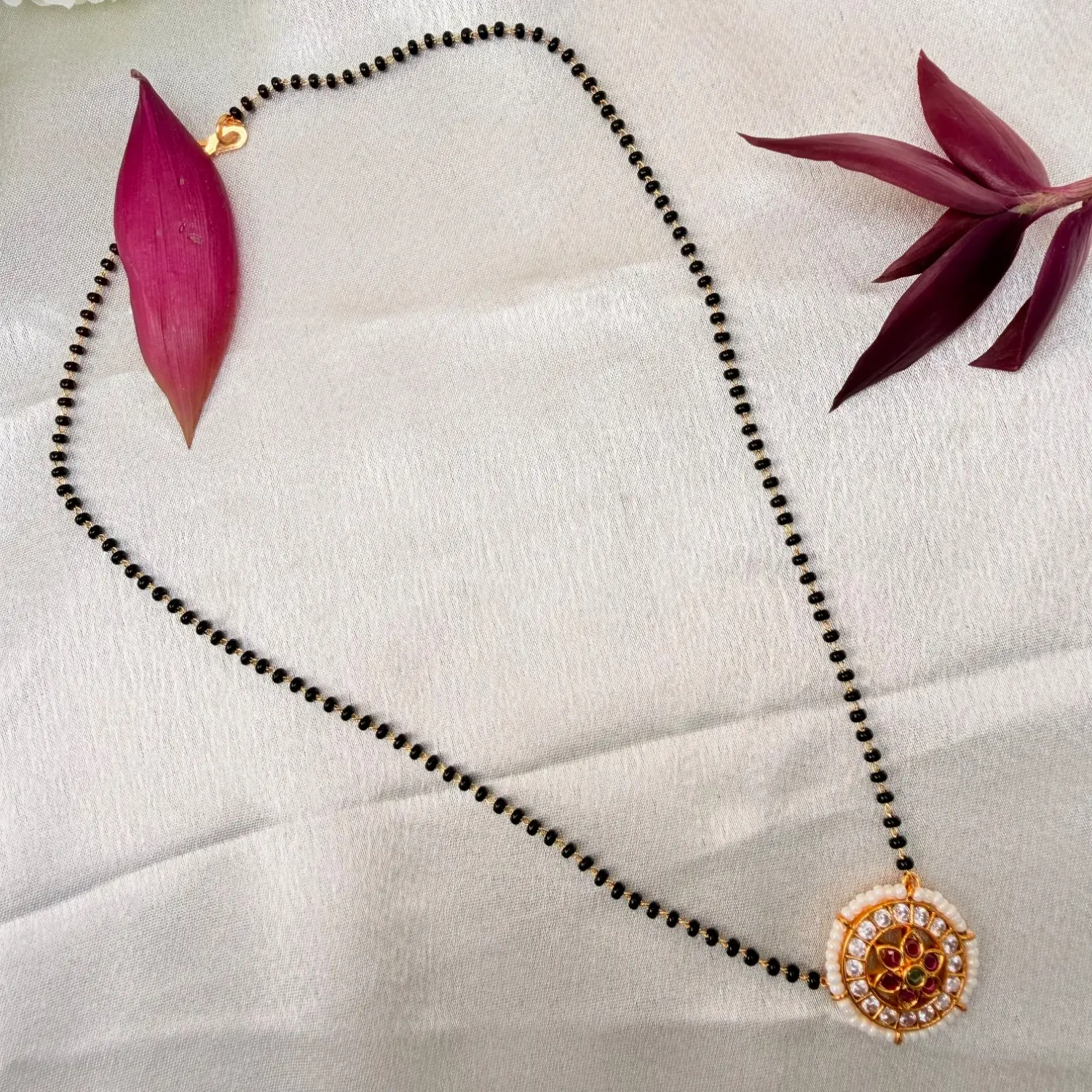 Traditional Single-Strand Black Bead AD Stone Pendant Necklace