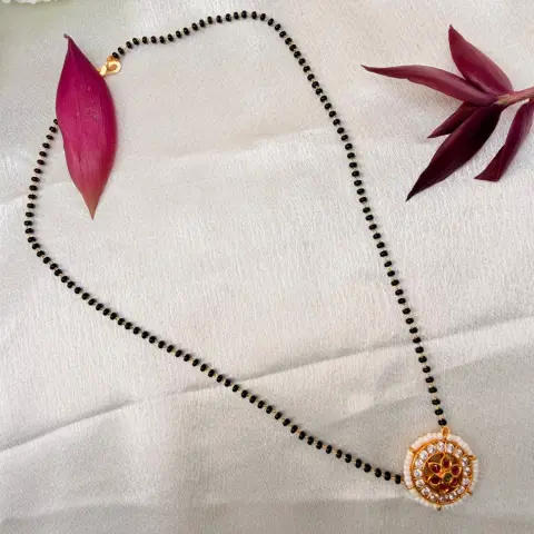 Traditional Single-Strand Black Bead AD Stone Pendant Necklace