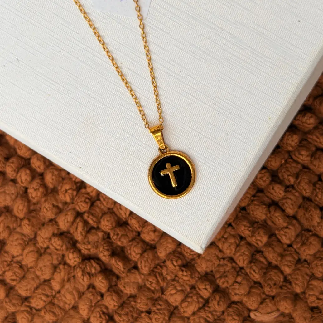 GOLD ONYX GRACE