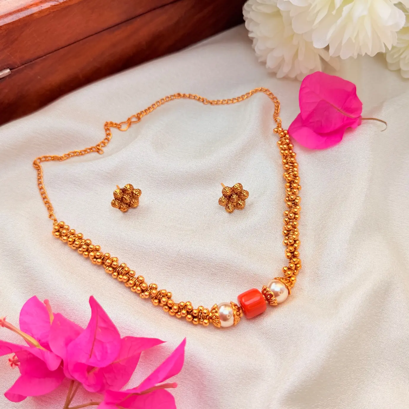 2-in-1 choker + Short Havala Pearl neck set