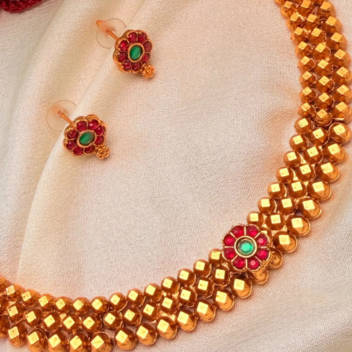 Antique Gold Geometric Cube Bead Choker with Kemp Floral Motifs & Matching Stud Earrings SJSN062