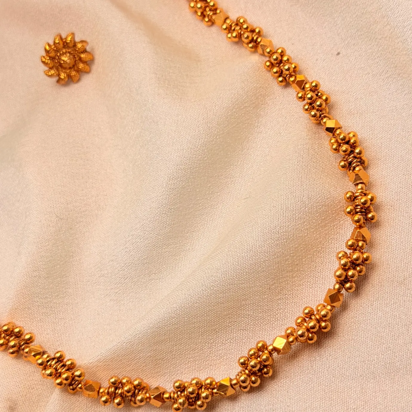 Antique Gold Delicate Bead Cluster Mala / Single-Strand Golden Ball Chain with Sunburst Floral Stud Earrings SJLH025