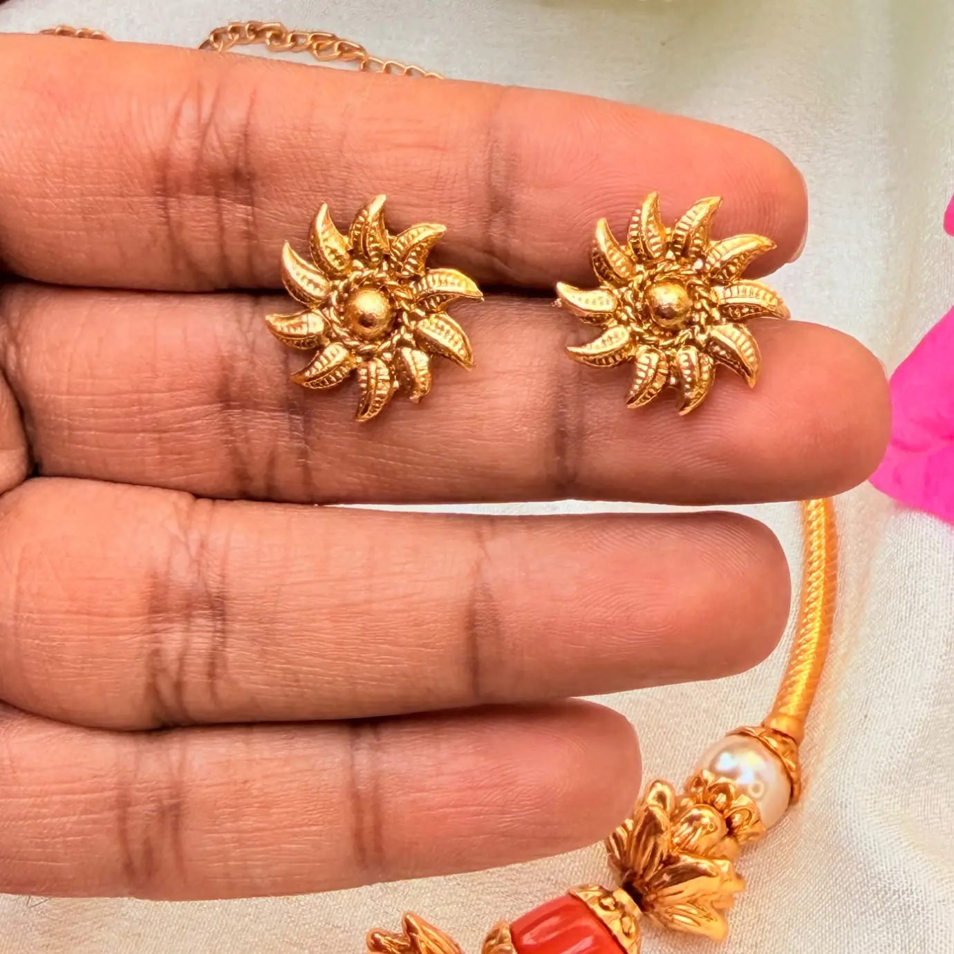 Antique Matte Gold Coral (Pagadam) & Pearl Hasli Choker Set with Floral Sunburst Stud Earrings SJSN071