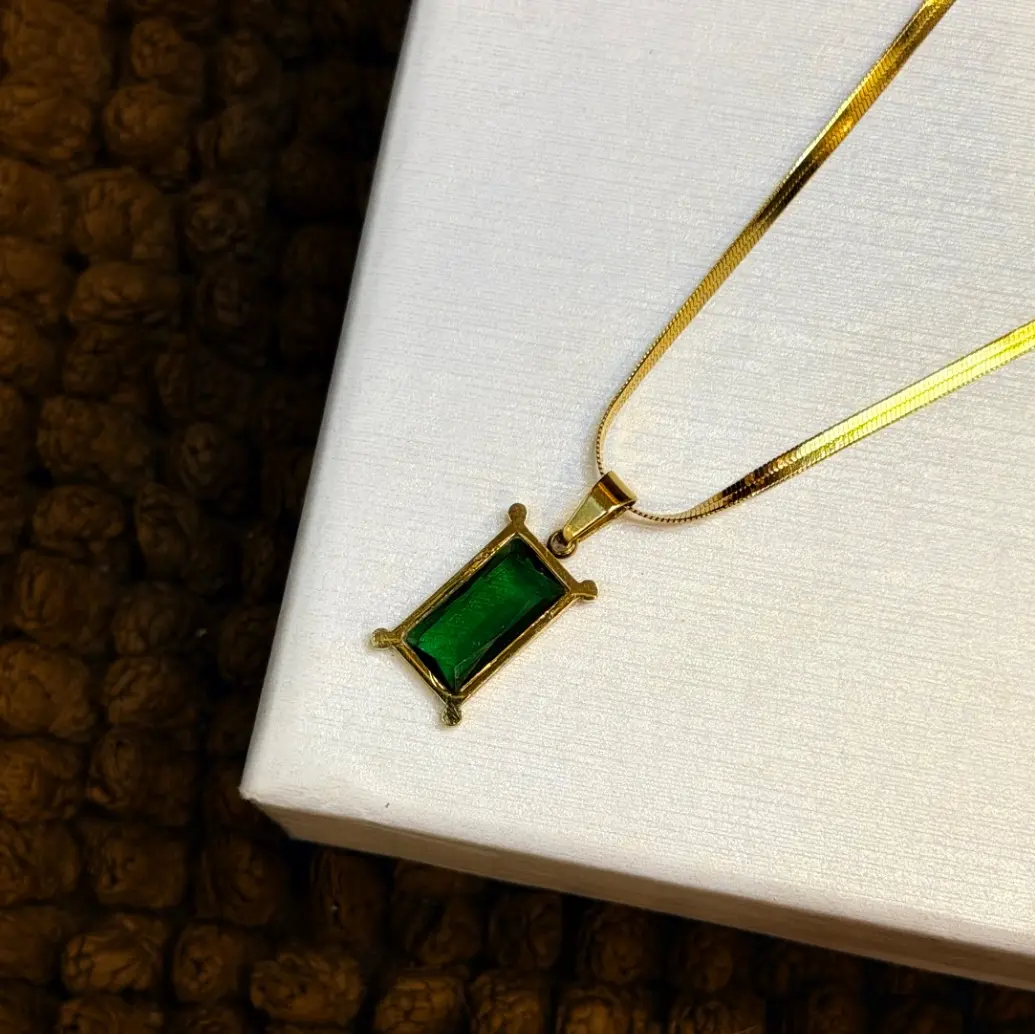 EMRALD STONE CHAIN