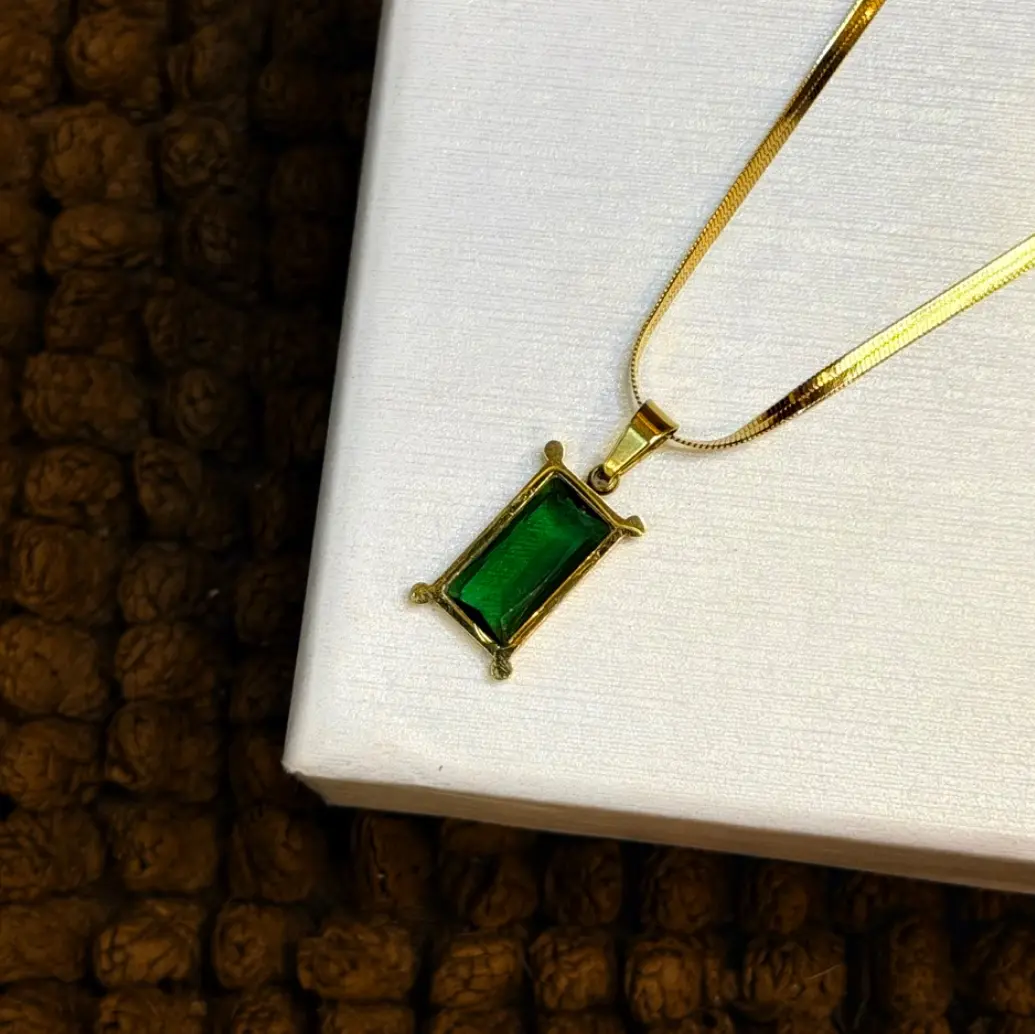 EMRALD STONE CHAIN