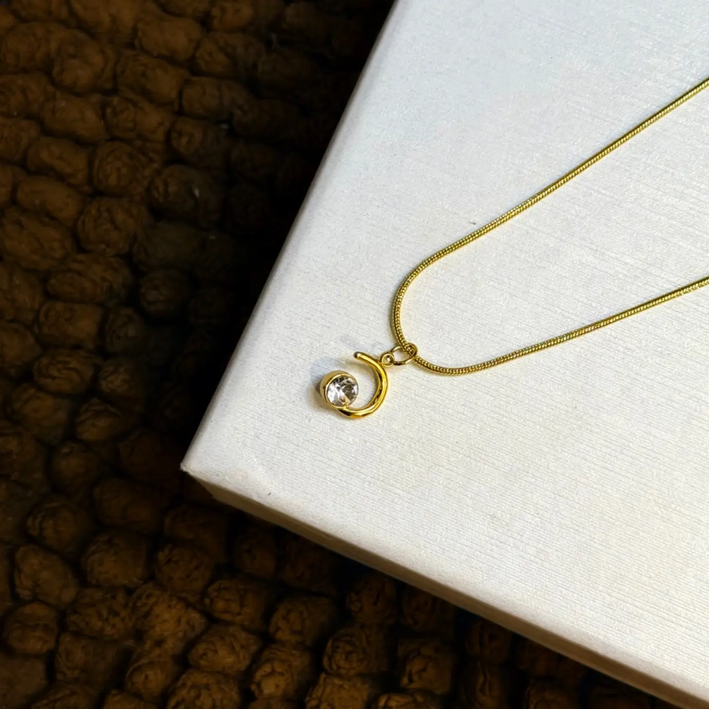 MOON & STONE CHAIN