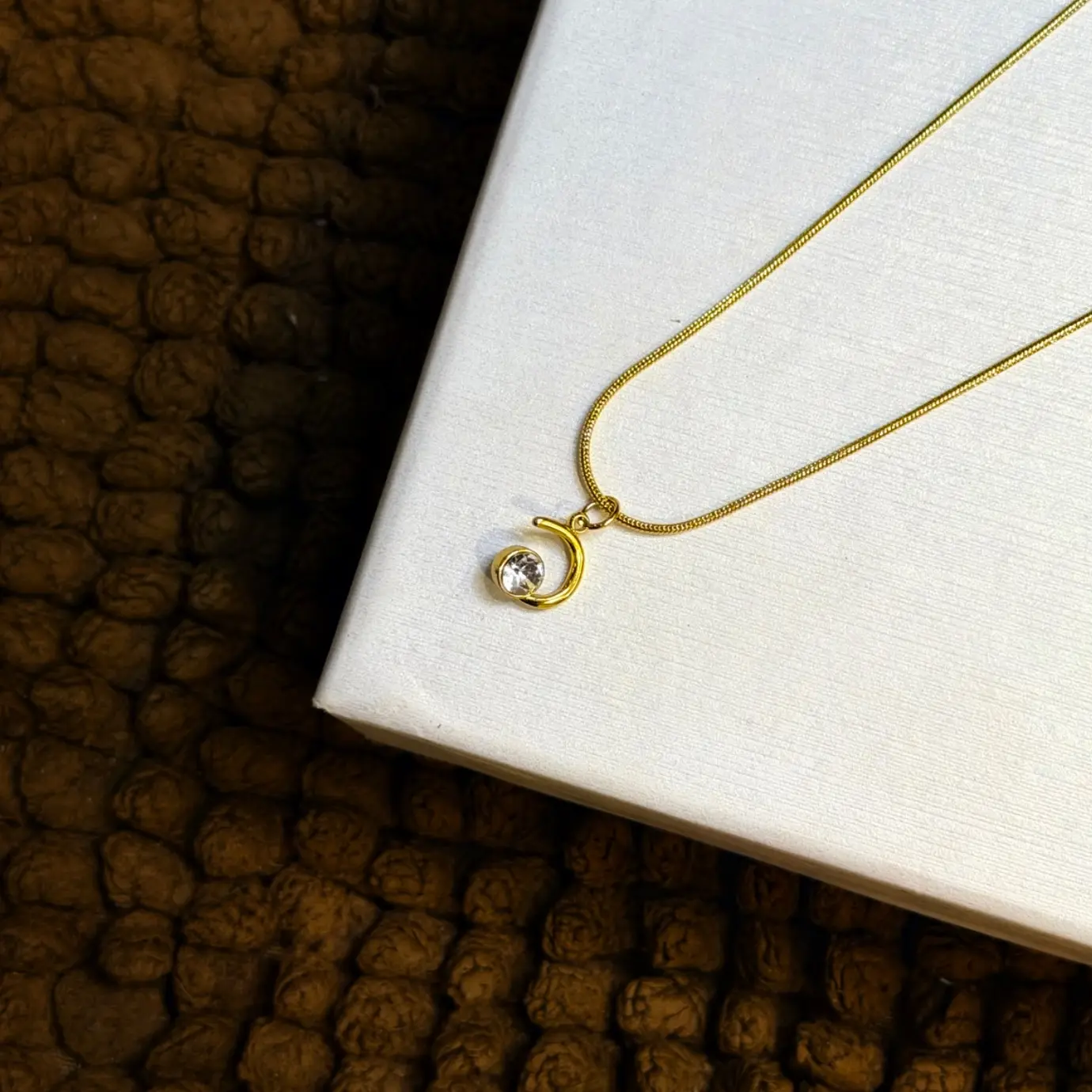 MOON & STONE CHAIN