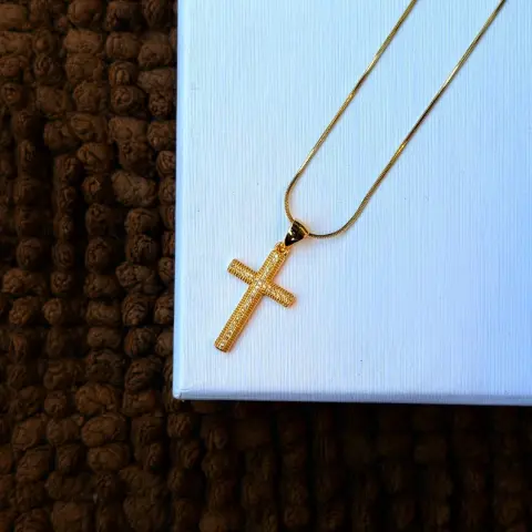 ROYAL CROSS