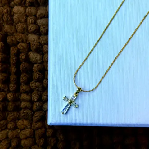 CRYSTAL CROSS