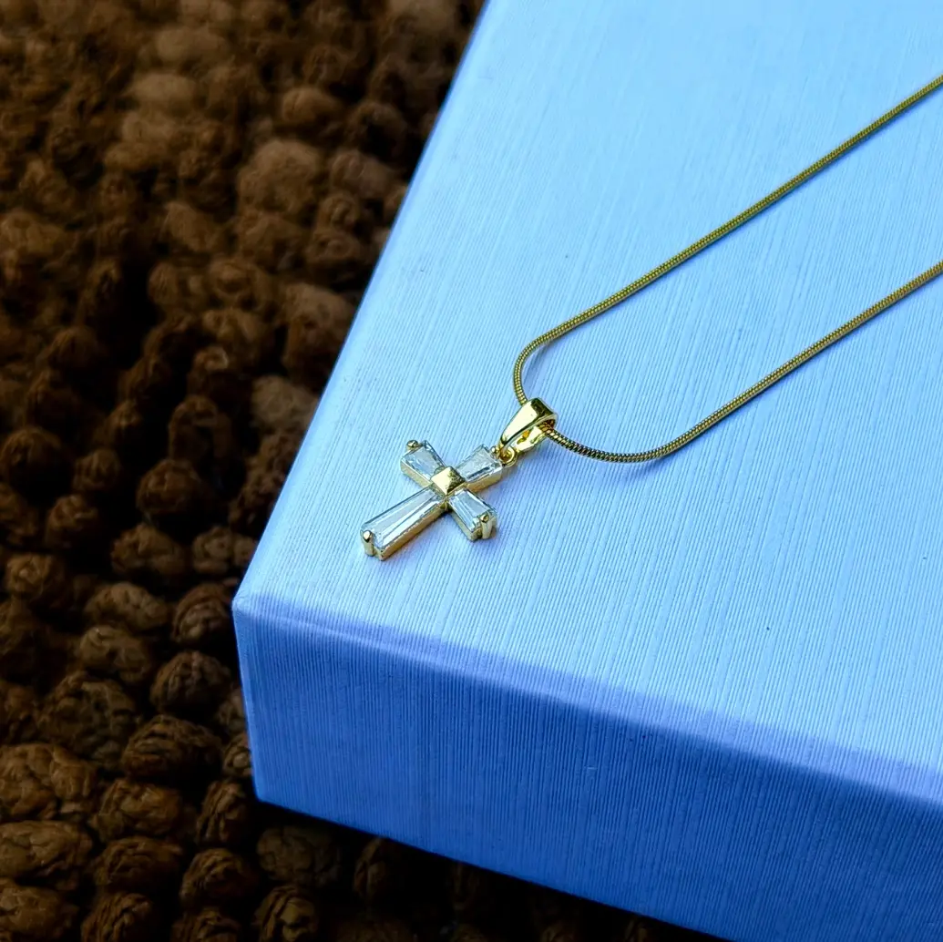 CRYSTAL CROSS