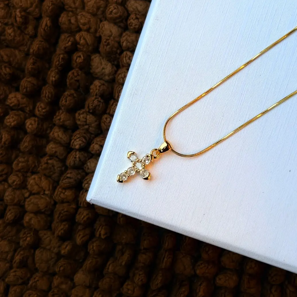 BELLA CROSS