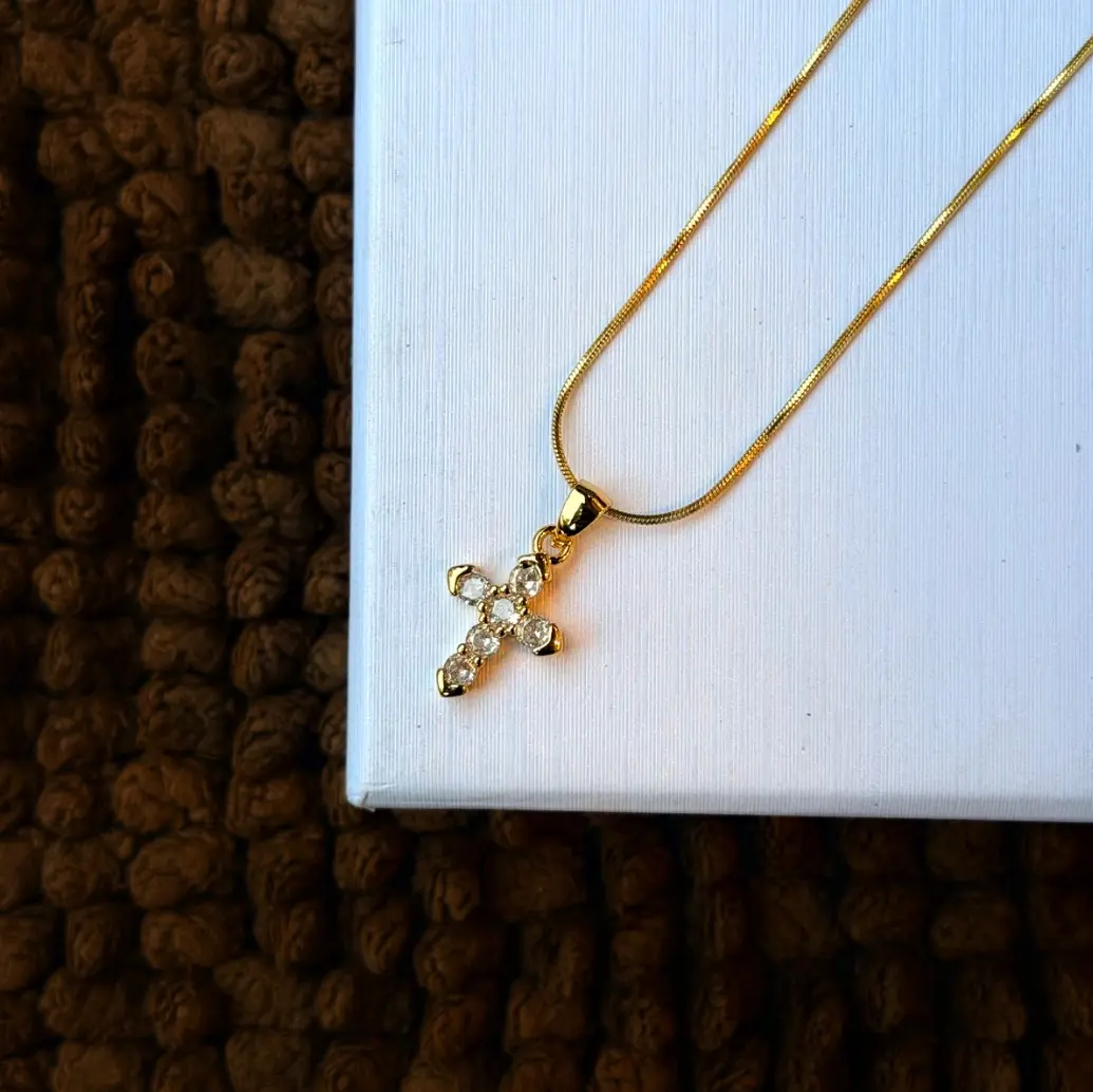 BELLA CROSS
