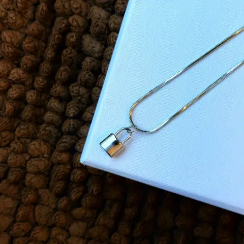 LOCK PENDANT