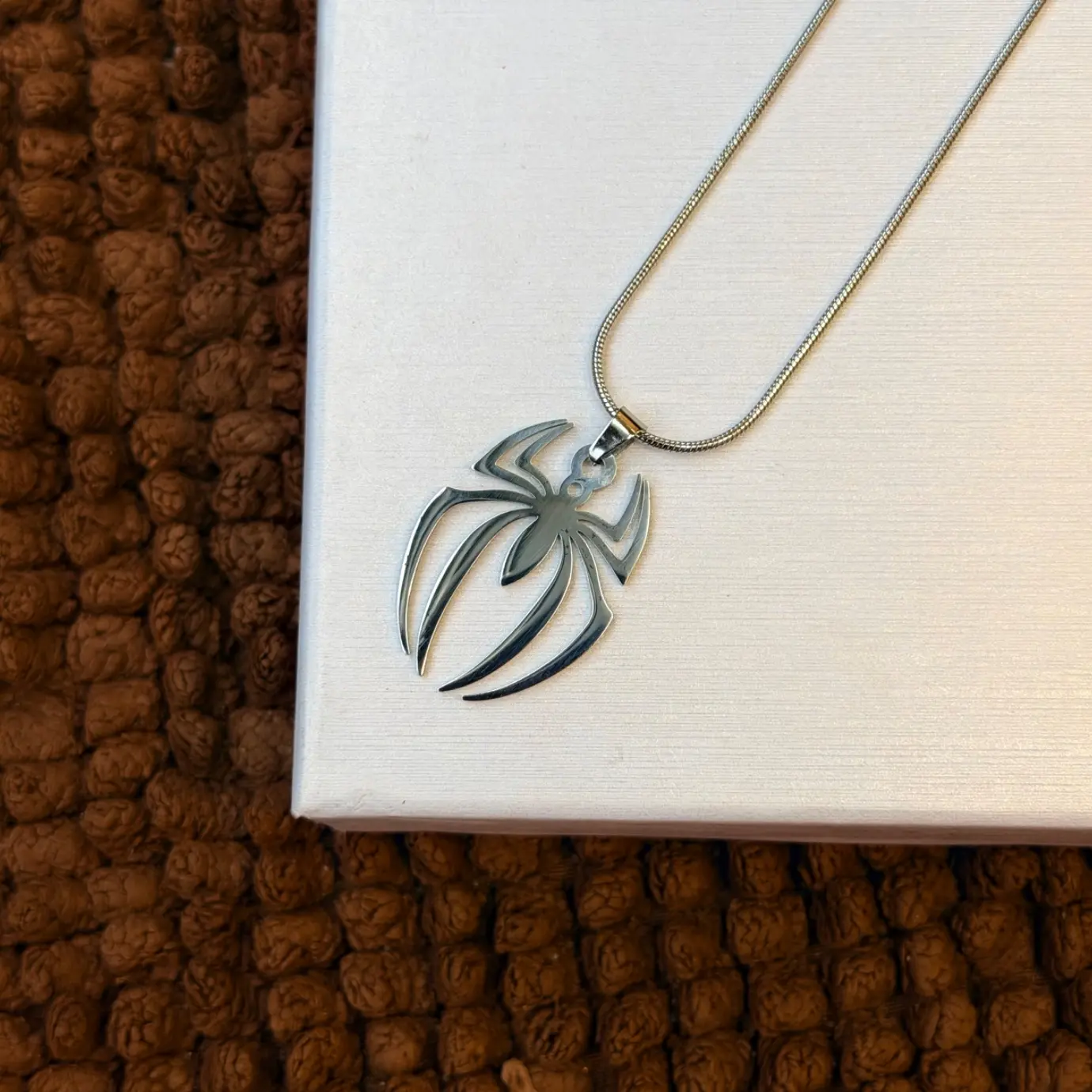 SILVER SPIDER CHAIN