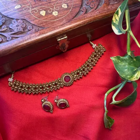 Gold Replica Antique Matte Gundu (Ball Cluster) Band Choker with Central Round Ruby Kemp Solitaire Medallion & Matching Stud Earrings