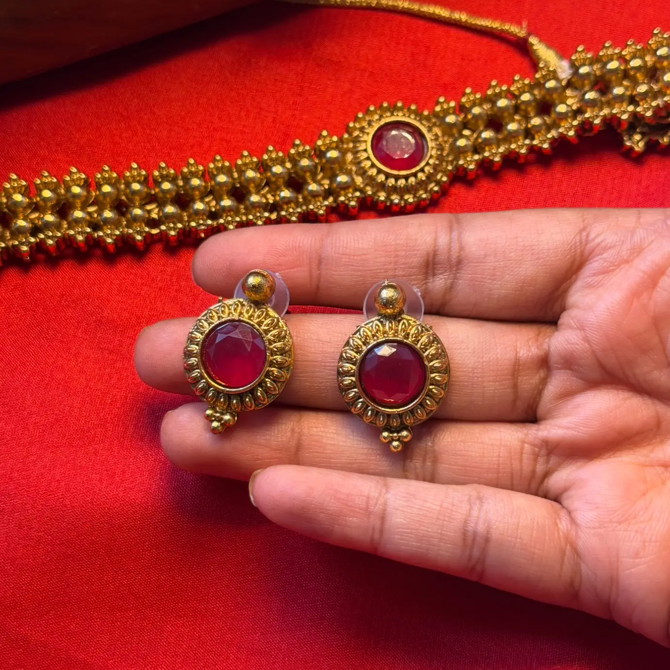 Gold Replica Antique Matte Gundu (Ball Cluster) Band Choker with Central Round Ruby Kemp Solitaire Medallion & Matching Stud Earrings