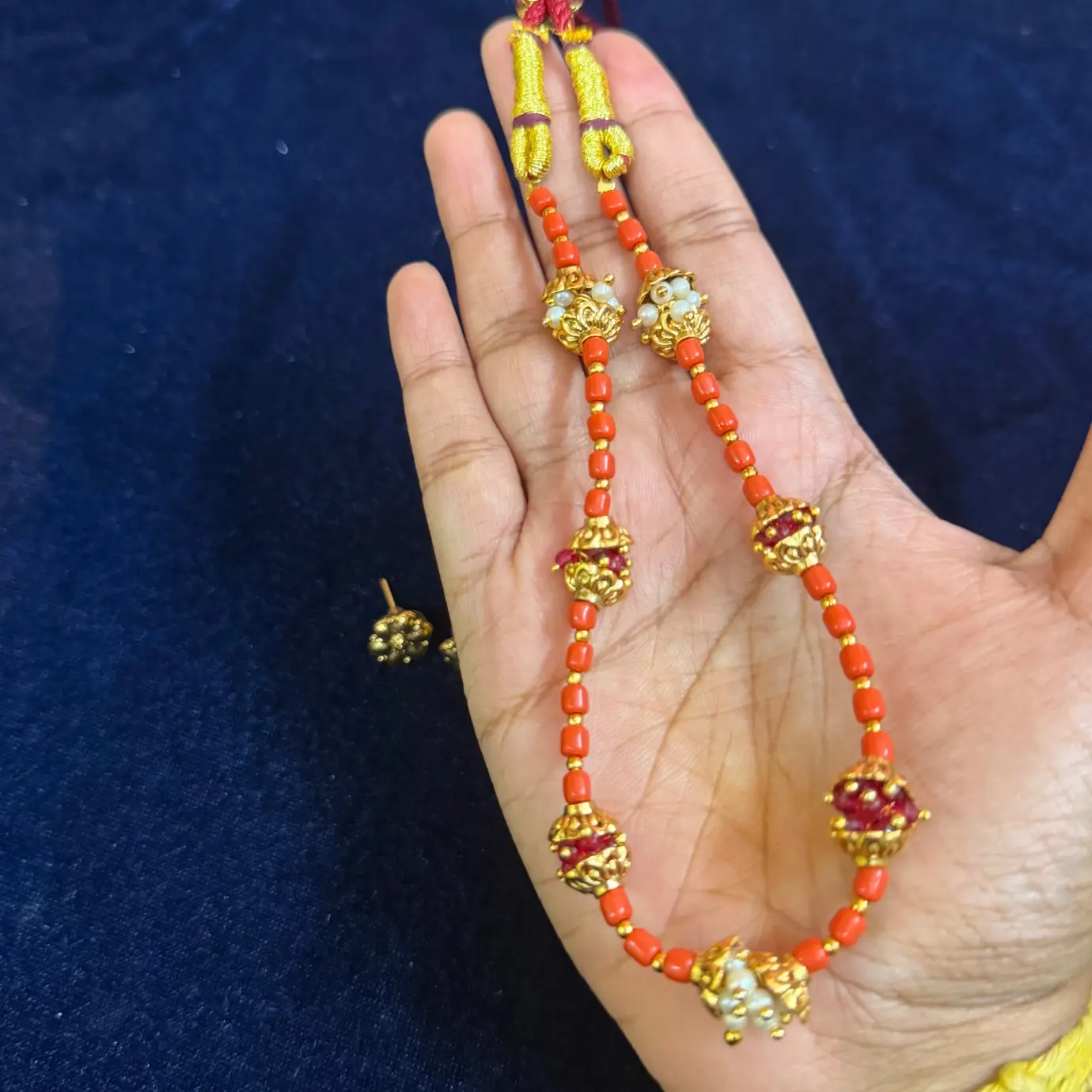 Havala cluster beads neck set