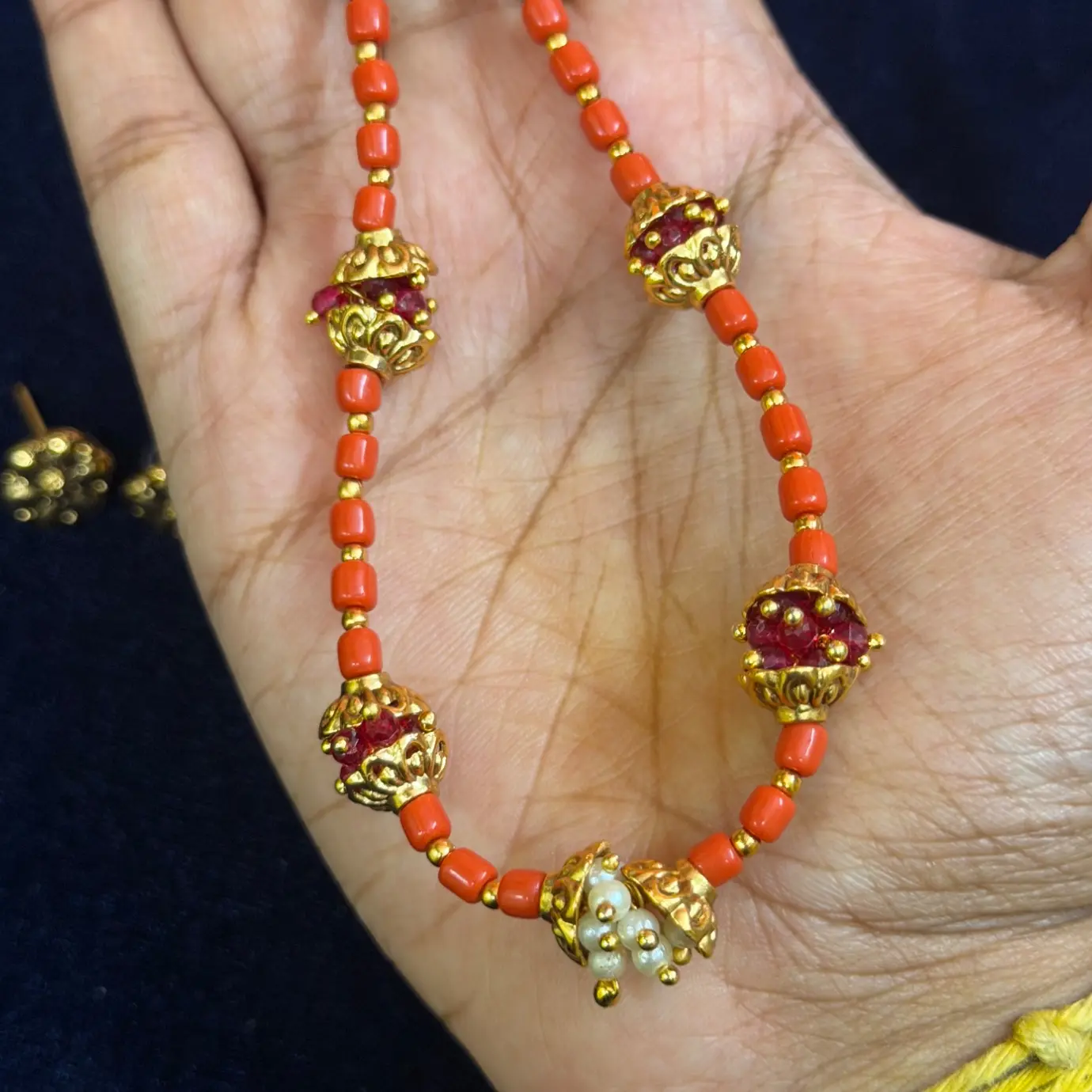 Havala cluster beads neck set