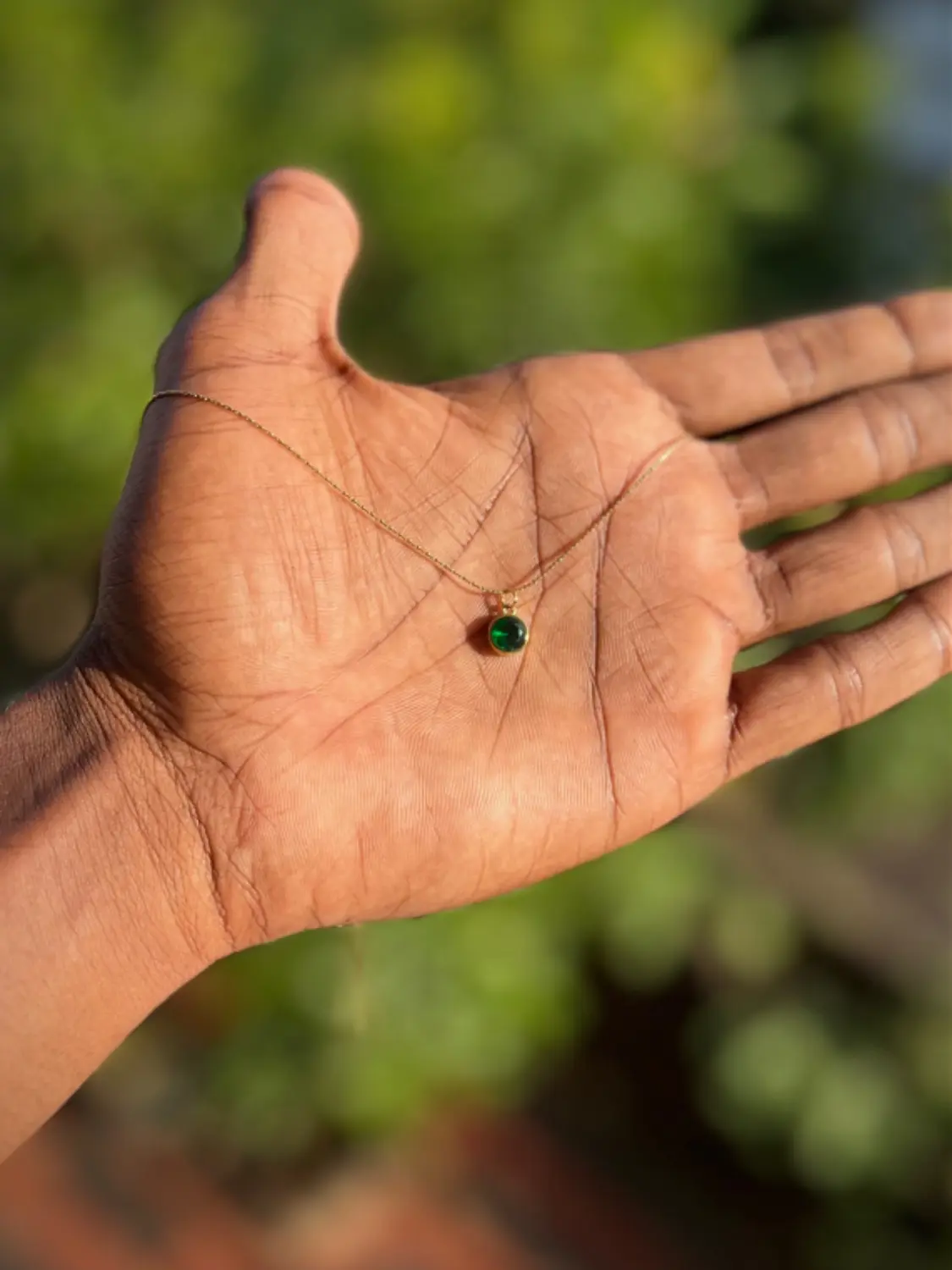 Emerald pendant necklace