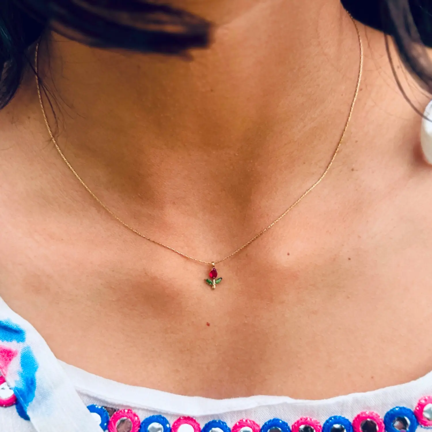 Red tulip neck chain