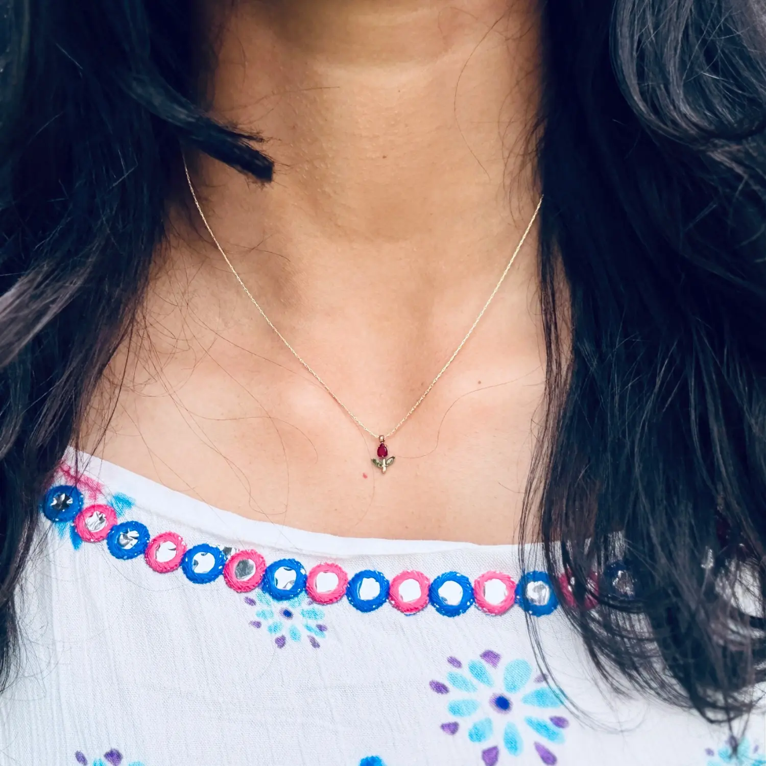 Red tulip neck chain