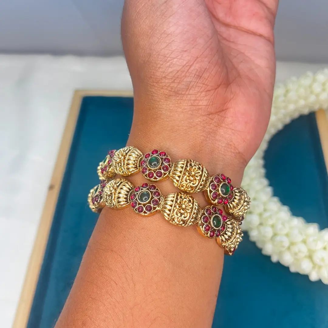 Avani Heritage Antique Gold Pair of Floral Kemp Medallion & Bead Bangles SJB010-24 SJB010-26 SJB010-28